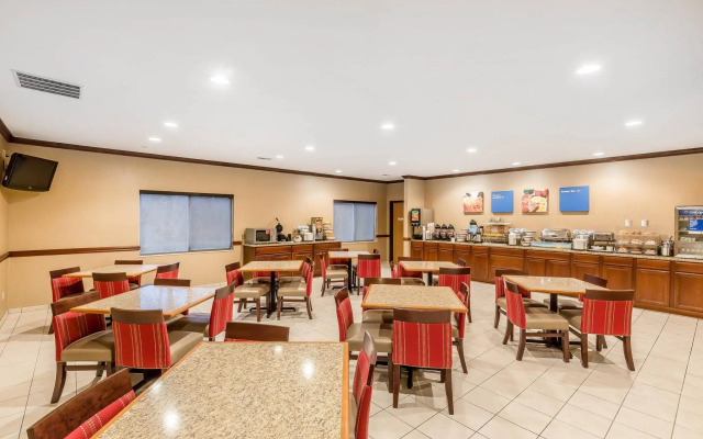 Comfort Inn & Suites