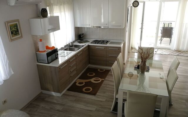 Adria Sun Apartments & More