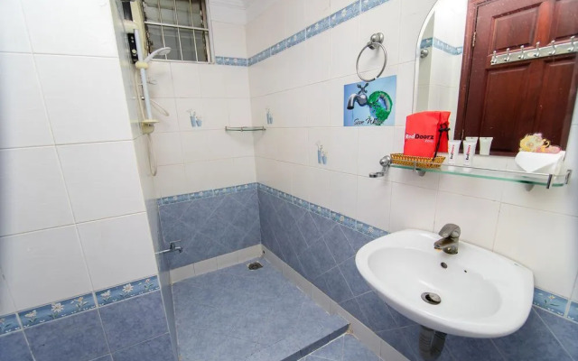 RedDoorz near 23rd September Park