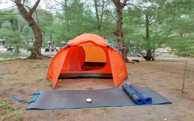 Pantai Ayunan Camp Goa Cemara