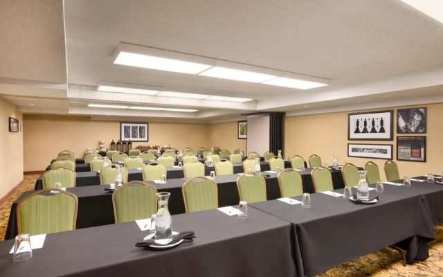 Hampton Inn Lincoln Airport I8