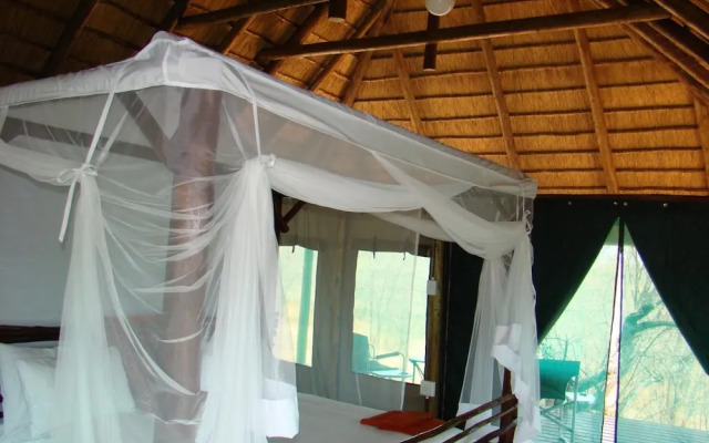 Muweti Bush Lodge