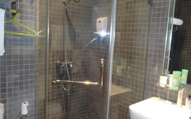 Motel 168 Dalian High-tech Park Huangpu Road Branch
