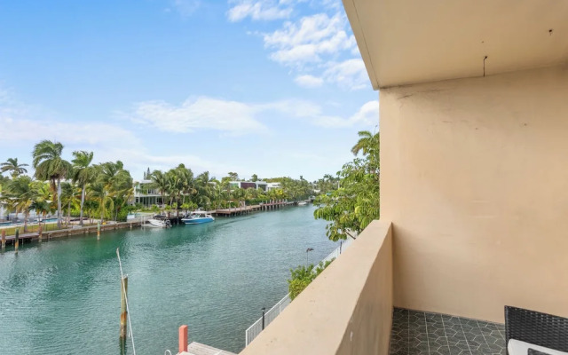 Bay Harbor Sunset Apt 3C