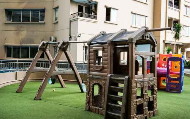 Exclusive 3br Sea View Ancol Mediterania Apartment