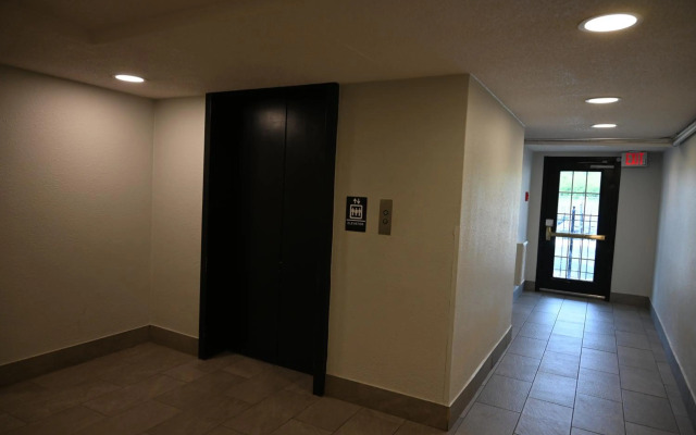Motel 6 Hazelwood, MO