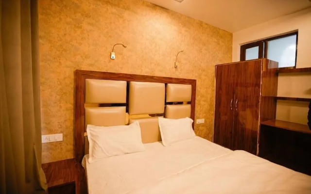 Seven Hills Hotel Srinagar