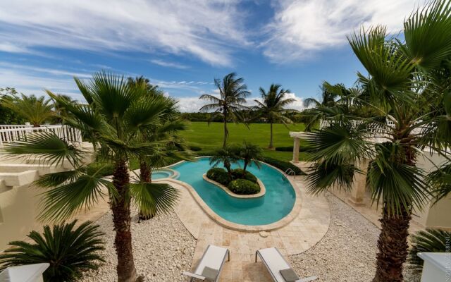 Luxury 2-level villa in Punta Cana