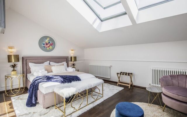 Old Town Luxury Suites