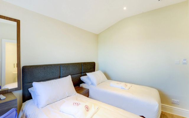 Gissons Hotel by OYO Rooms