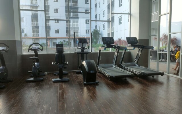 Comfy And Spacey 2Br Apartment At Suncity Residence