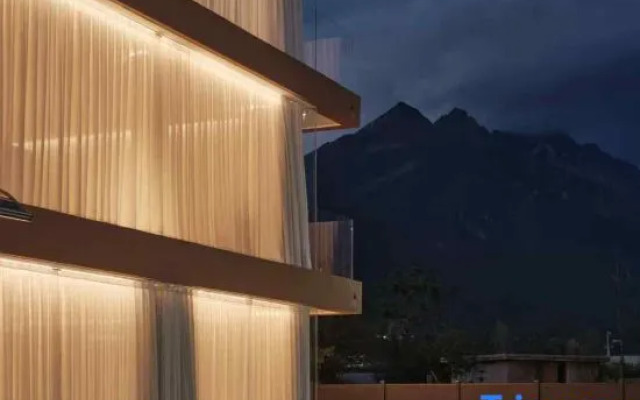 WUERLI · Snow Mountain Enjoyment Hotel