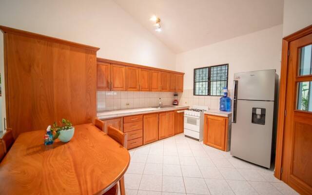 Casati Family House, Great Pool & Garden!