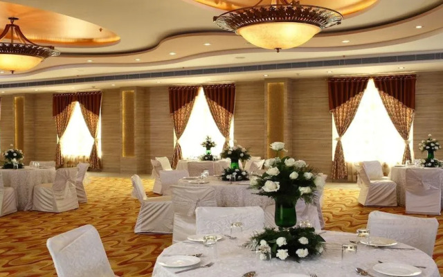 Nidhivan Sarovar Portico