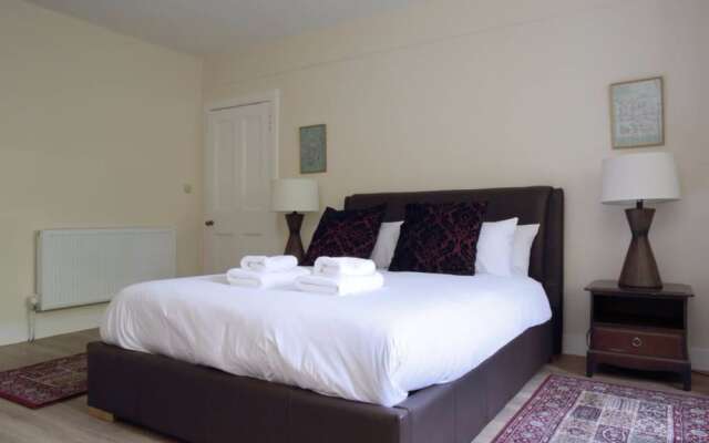 3 Bedroom Apartment With Private Entrance