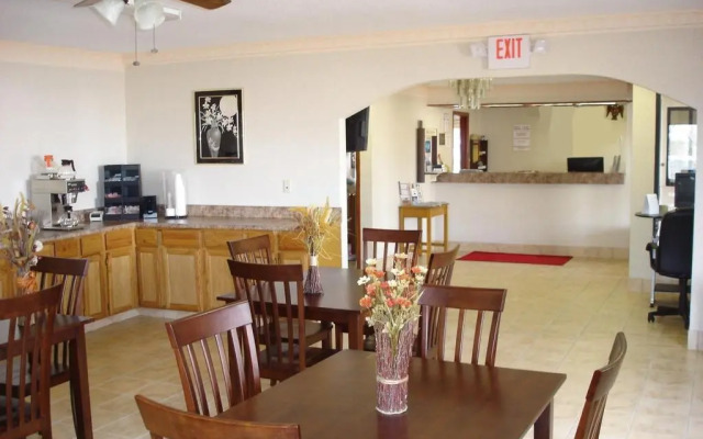 Americas Best Value Inn & Suites Macon at Eisenhower Pkwy