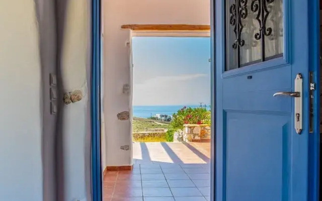 Villa Ioanna for 10 - Allparos Villas