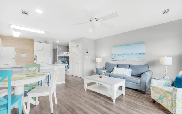 Seascape Lakefront Villas 128- Retreat Yourself