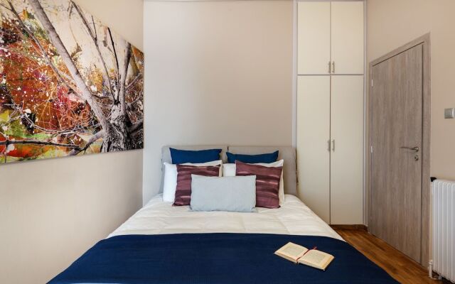 Afinestay at Acropolis