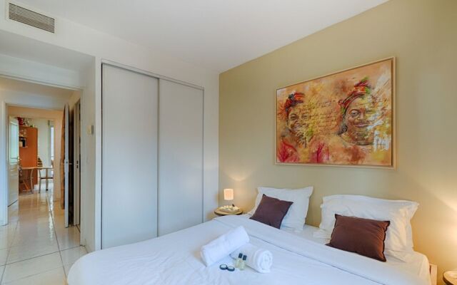 Beautiful T4 - AC - Parking - Balcony at Périer