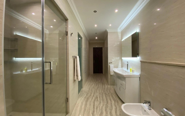 Teryan street 3 bedrooms Luxury and Unique apartment TT777