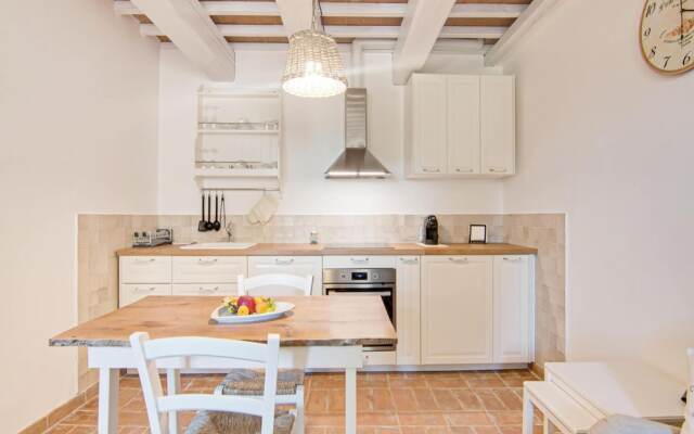 Scenic Apartment in Mombaroccio with Garden near City Center