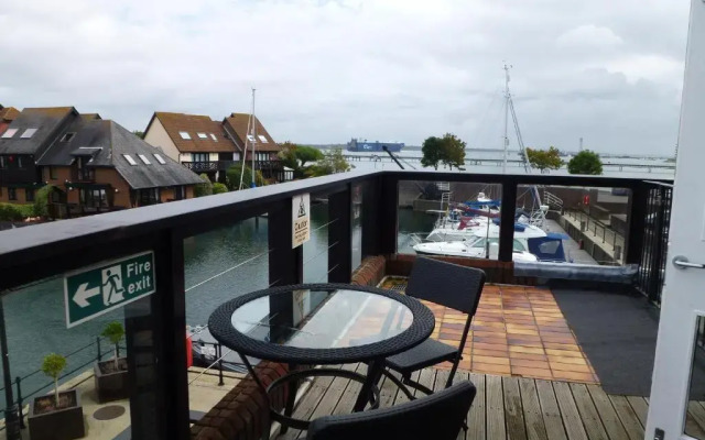 Boathouse Hotel