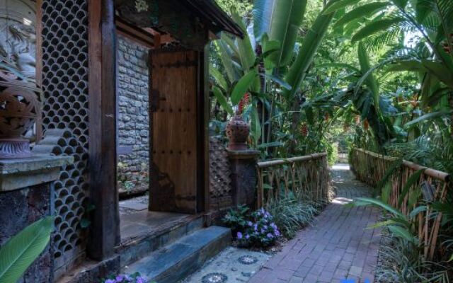 Hidden Garden Inn
