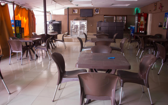 Wonder King Hotel