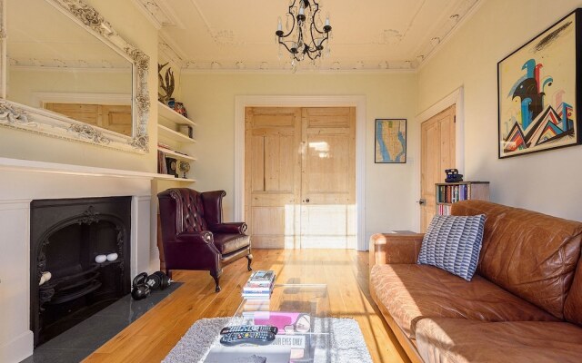 Beautiful 1BR Camden Home