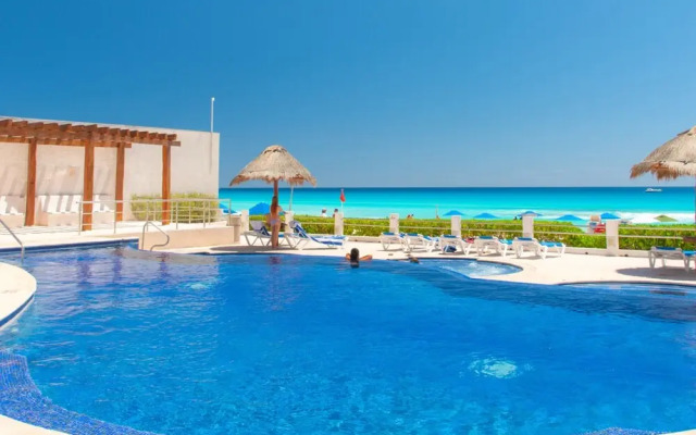 2 Bedrooms Ocean View Condo