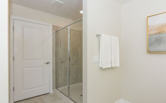 Family  Apartment at Storey Lake 272969