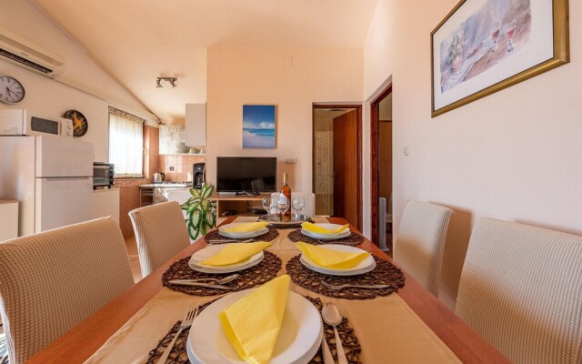 Stunning Apartment in Vir With Wifi and 2 Bedrooms
