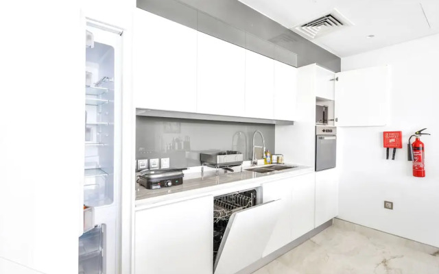 Contemporary 2 BR in Bluewaters Island
