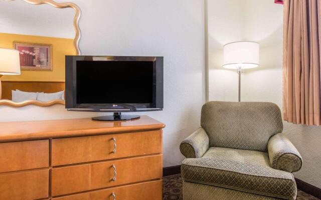 Quality Inn & Suites Near the Theme Parks