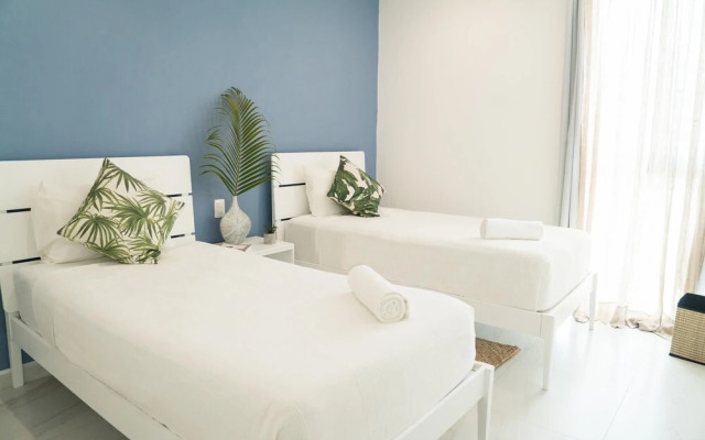 Stylish Fully-equipped Condo City-centered w Great Terrace Grill Pool