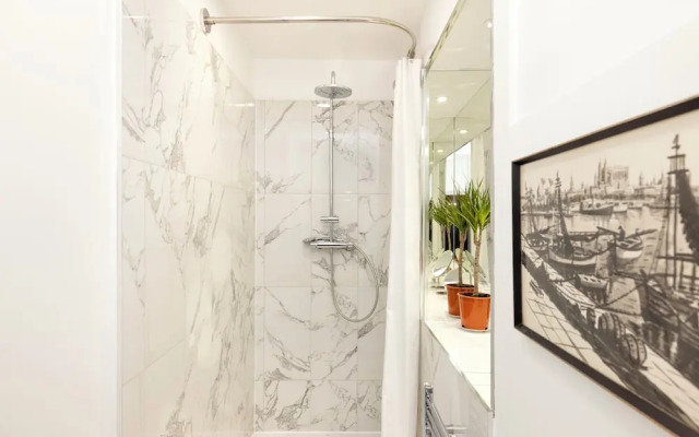 Spacious 2-Bedroom Ground Floor Flat