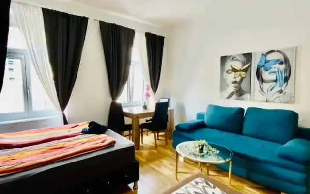 Beautiful Stay for 5 Near Stadthalle