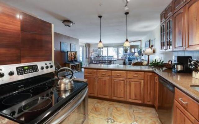 Tyra Streamside 238