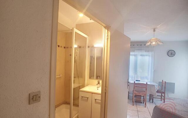 Appartement Lamalou-les-Bains, 1 pièce, 2 personnes - FR-1-451-95