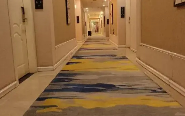 Fuyang Shengyan City Hotel