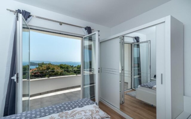 Villa Confido Luxury Apartment 01