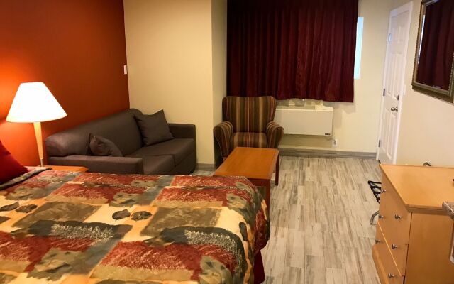 Sahara Courtyard Inn
