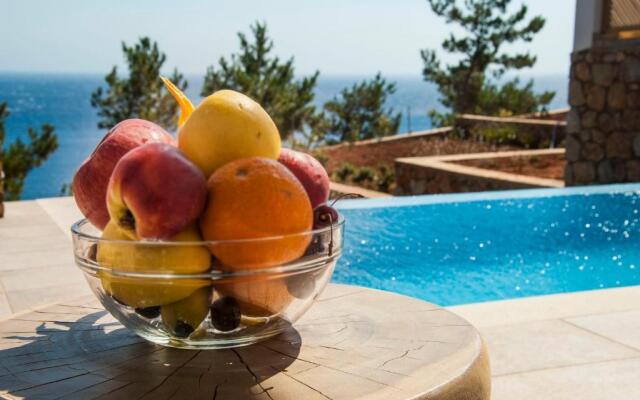 Akropolis Village Complex of Luxury Residence