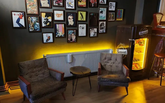 Aden Room