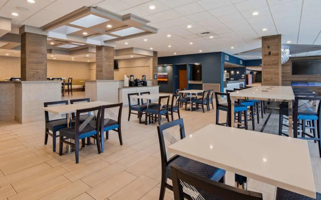 M Hotel & Conference Center