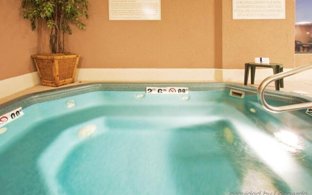 Holiday Inn Express Gas City by IHG