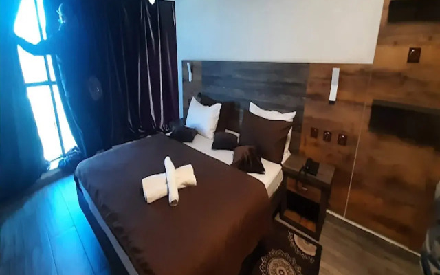 Barbarous Royal Hotel
