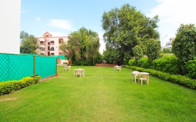 OYO 9189 Hotel Garden Villa