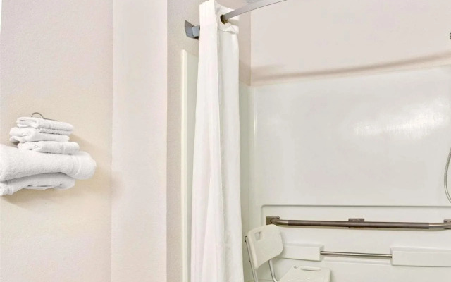 Super 8 By Wyndham Belleville